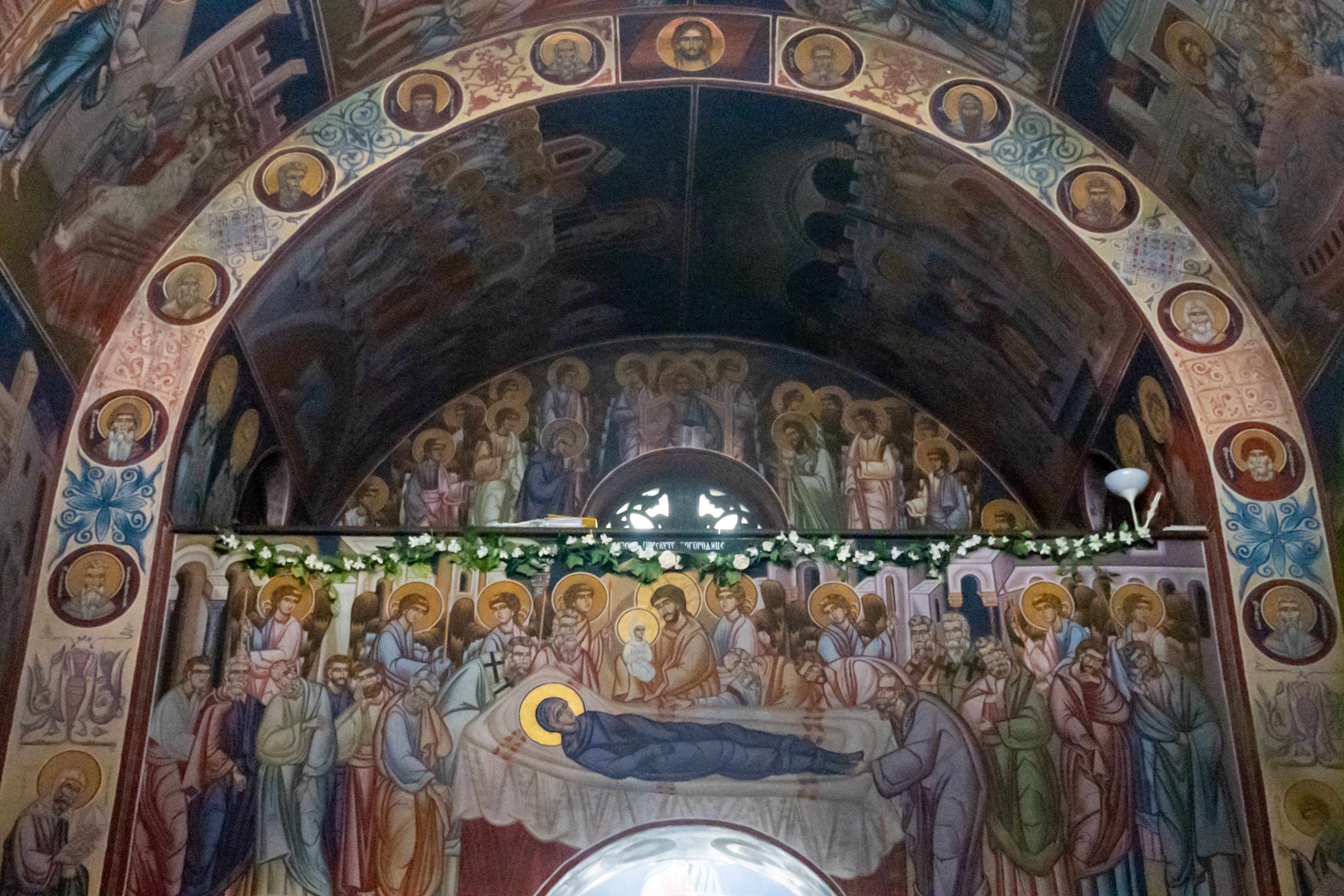 Унутрашњост храма